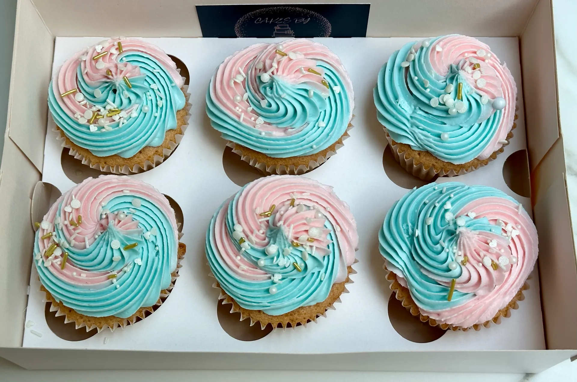 Baby shower cupcakes