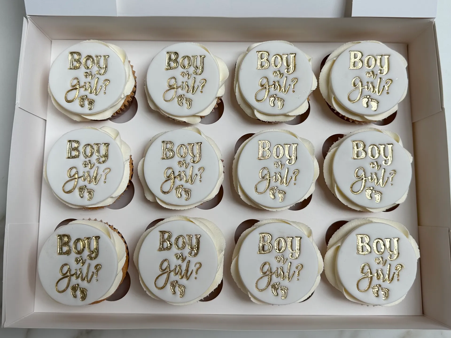 Gender reveal cupcakes