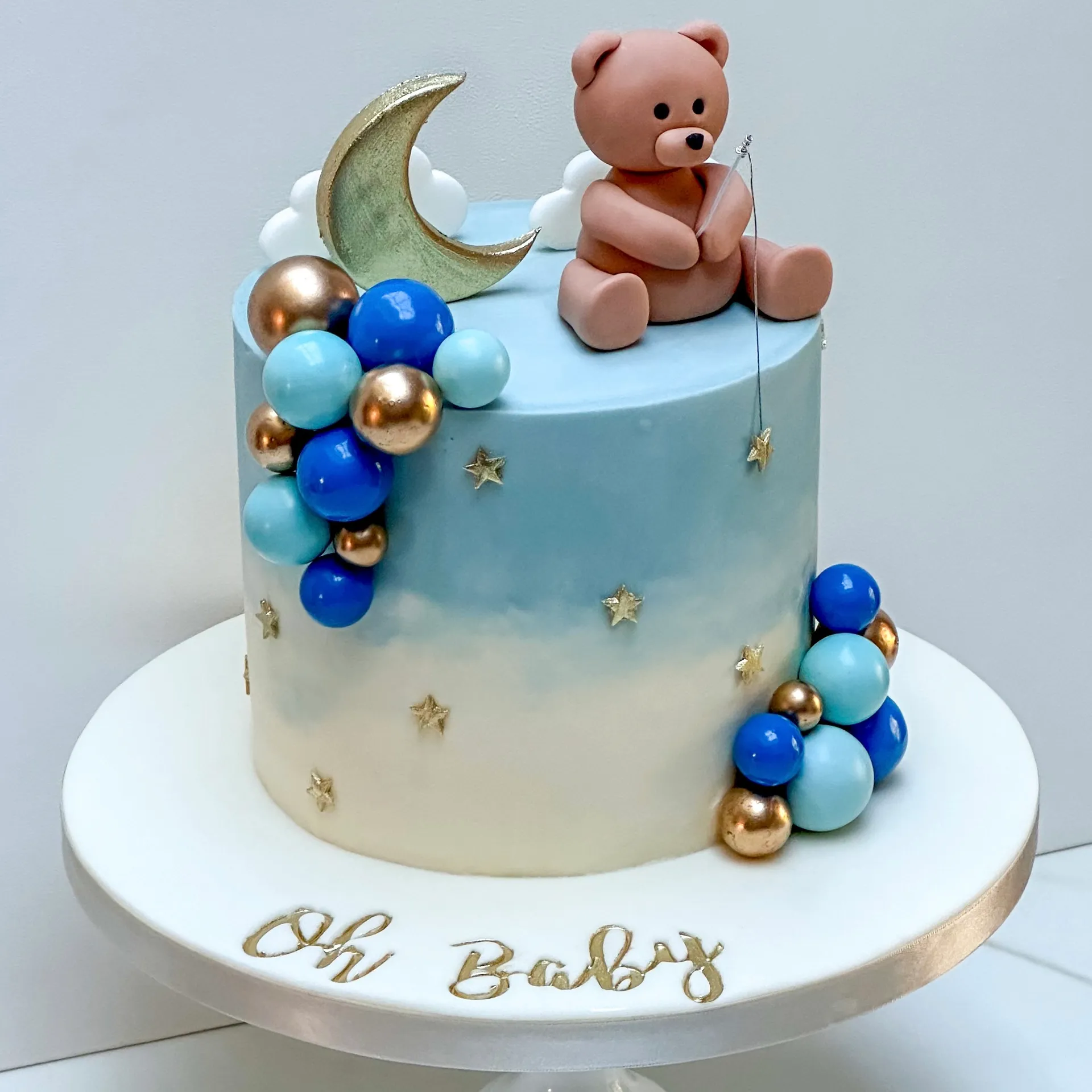 Baby shower cake