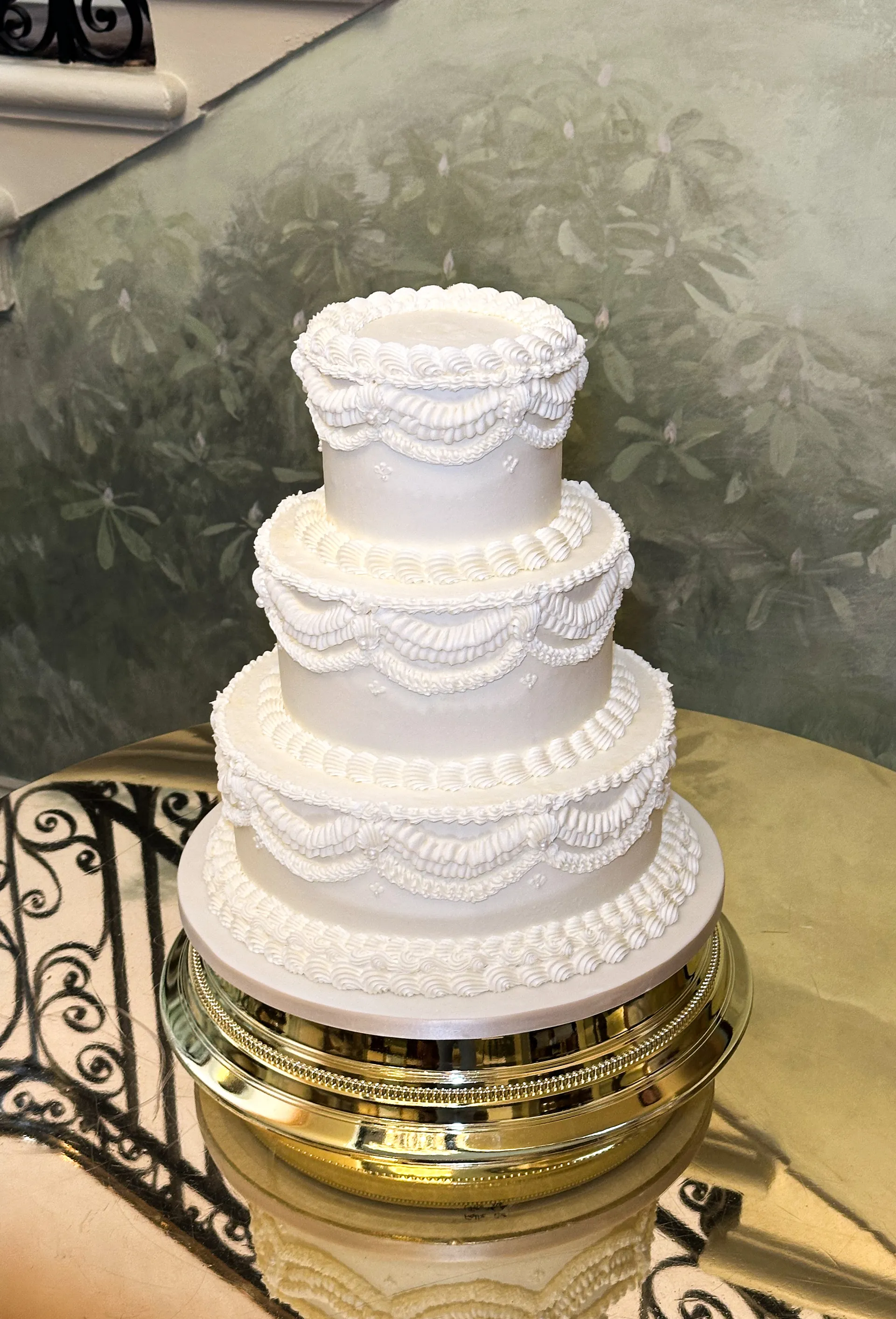 Wedding cake at Hedsor House