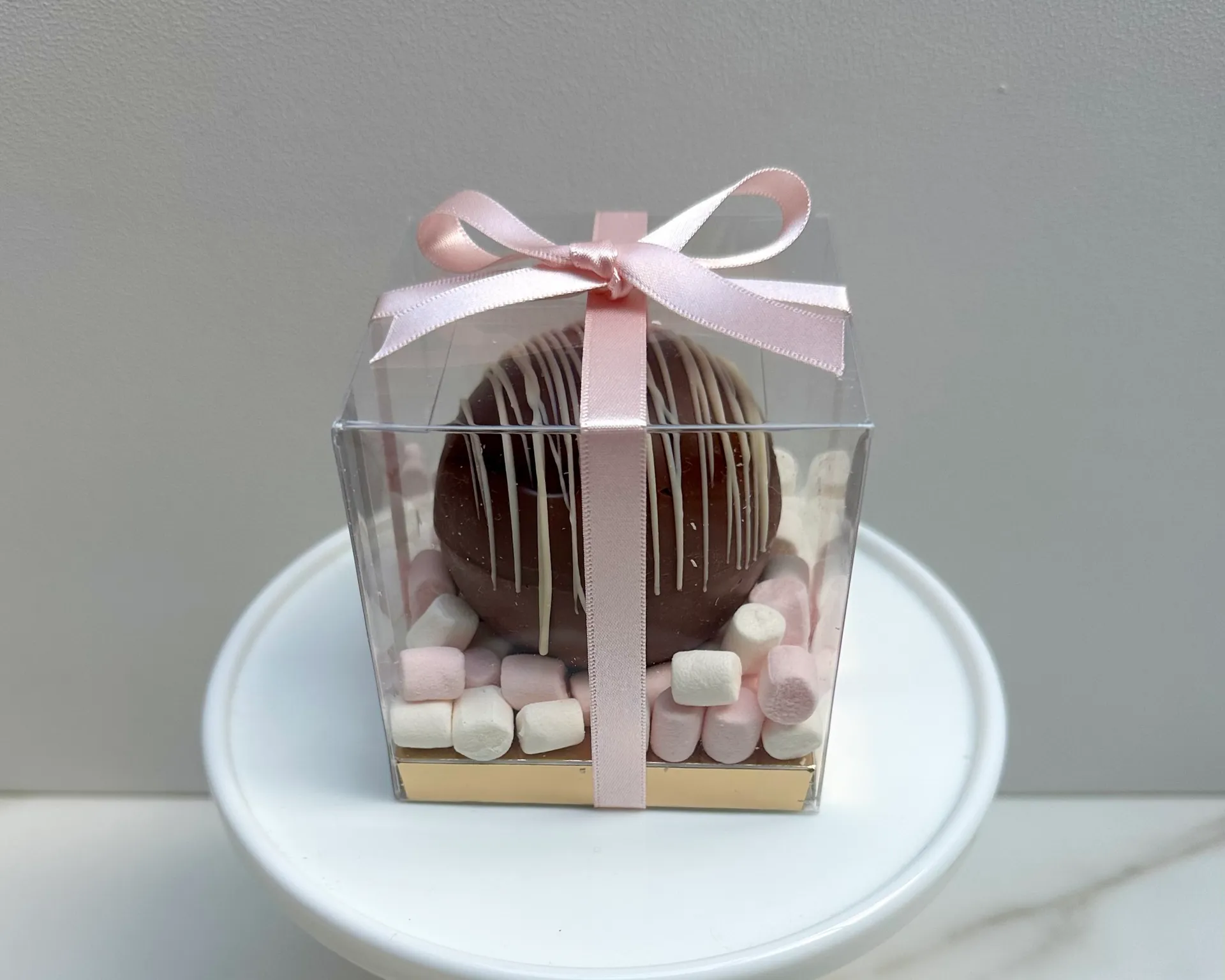 Hot chocolate bombe wedding favour